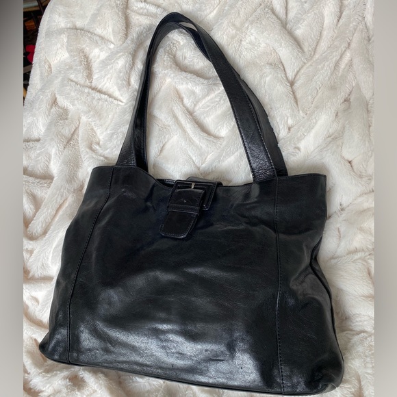 HOBO black soft leather double strap, stylish buckle flaps over top open - Picture 3 of 8